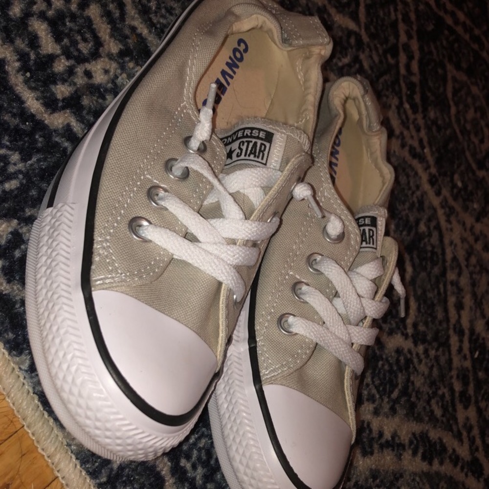 Converse - Picture 2 of 3
